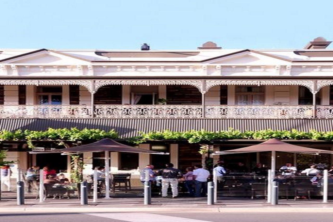 Hotel Metropolitan Adelaïde Extérieur photo